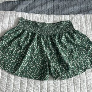 Plus Size Ditsy Floral Print Elastic High Waisted Wide Leg Shorts